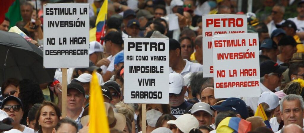 Miles De Personas Protestan Contra El Gobierno De Petro Y Sus Reformas