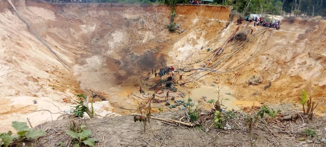 Subi A Los Muertos En El Derrumbe En La Mina De La Gran Sabana