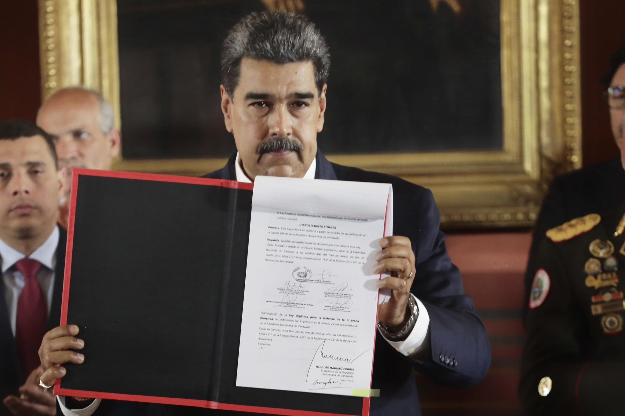 Presidente Maduro Promulg La Ley Org Nica Para La Defensa De La