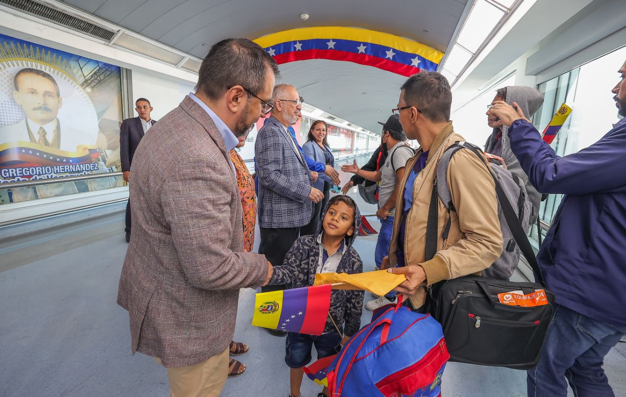 Venezuela Recibi Primer Vuelo De La Gran Misi N Vuelta A La Patria