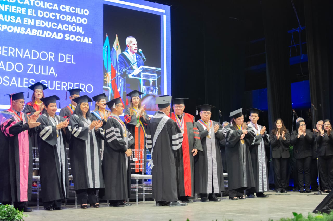 Gobernador Rosales en su honoris causa la educación es el instrumento