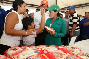 Eveling llevó atención a la parroquia Olegario Villalobos 1 1075 3BBBB JM