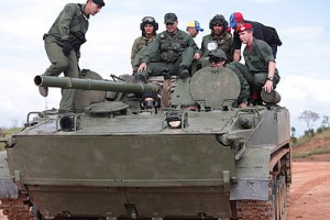 Presidente comandó ejercicios militares 2 1083 1
