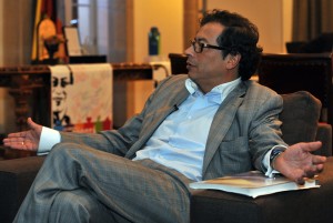 Habrá referendo en Bogotá sobre mandato del alcalde Petro 2 1118 54