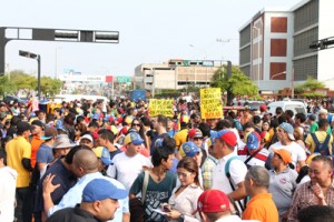 Marcha de estudiantes opositores anarquizó Maracaibo 2 1170 4A1