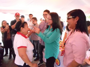 Primera Dama entregó 131 lentes a niños y adultos de cuidados diarios 1 1186 2A
