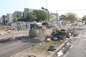 Oficialismo limpia el desastre y oposición se encadena 2 1186 4