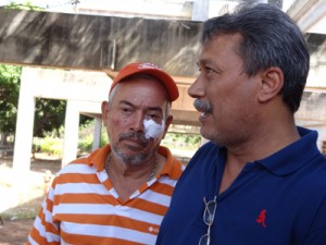 Fue apuñalado mientras esperaba carrito en el centro 1 1187 23B VL