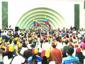 Marchan por la escasez, pero mantienen las «guarimbas» 2 1191 43