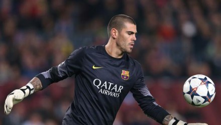 1202 victor valdes manchester city