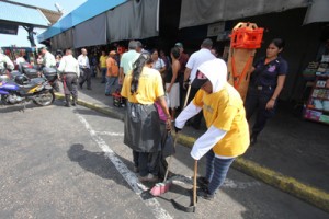 Realizan limpieza en terminal terrestre 1 1215 2C
