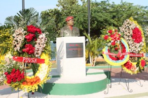 Inauguran plaza en honor a Chávez 1 1219 2B