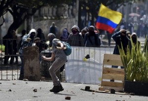 Unos 3.000 campesinos protestan en Colombia 1 1240 17C JU