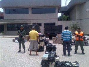 Decomisan alimentos en la frontera 1 1245 4B