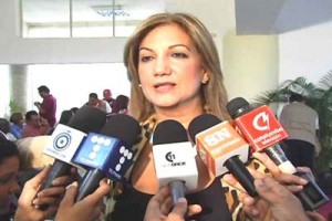 Sale Lilia Urdaneta de la Defensoría del Pueblo 1 1254 10 A LILIA