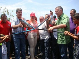Arias Cárdenas inauguró 16 kilómetros de vialidad 1 1263 3A