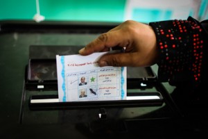 Prolongan un día elecciones en Egipto 1 1266 17B2 JU