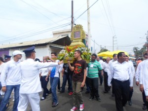 Arismendi caminó junto a la Chinita 1 1271 3b