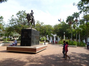 Arrancaron los trabajos en la Plaza Bolívar 1 1286 4A