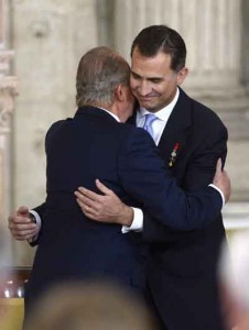 Juan Carlos firmó, Felipe VI ya es rey 2 1288 54