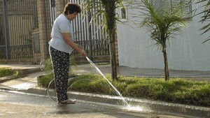 Sureños exigen multas para quienes derrochen el agua potable 1 1293 20c