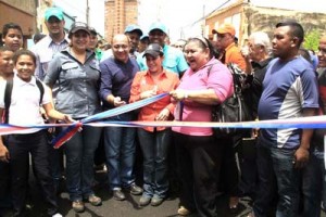 Alcaldía de Maracaibo inauguró reasfaltado en el sector Belloso 1 1303 4AAAA