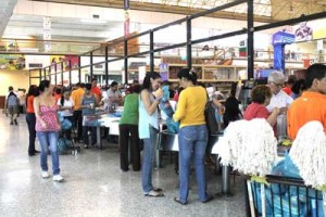 Compra de Bs. 300 incluye productos regulados 1 1306 3d