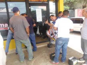 No se consiguen baterías pequeñas 1 1307 3B