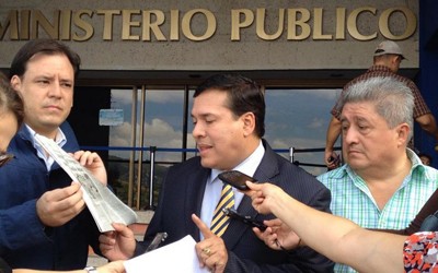 1309 8Abelardo D az No existe guerra econ mica