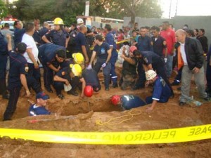 Trabajador queda tapiado dentro de una zanja 1 1314 22e