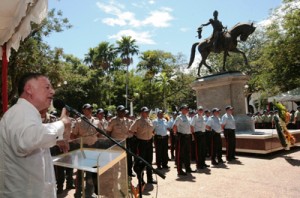 Arias y Eveling dieron reconocimientos 2 1316 31