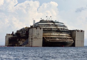 Postergan traslado del Costa Concordia a puerto 1 1321 17B2 JU