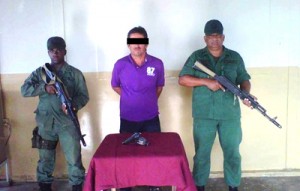GNB detiene a hombre por porte ilícito de arma de fuego 1 1330 22pistola 1