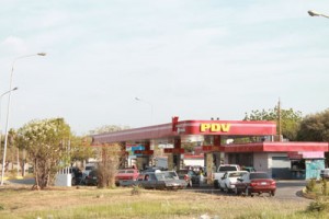 Zulianos se debaten por aumento de gasolina 1 1333 3B