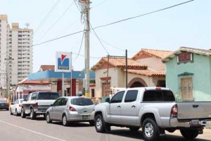 Problemas con el suministro de gasolina afecta el tráfico 1 1338 4a