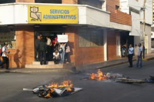 Protestaron por suspensión de su acto 1 1352 10D