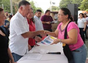 Gobernación del Zulia benefició a familias de El Mamón 1 1365 2A