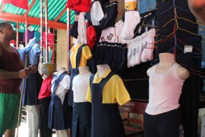 Padres deben invertir un «realero» en uniformes 1 1369 3B