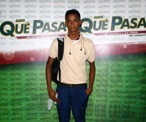 Adolescente requiere uniforme y útiles 1 1405 4 B AYUDANELSON SIERRA DG