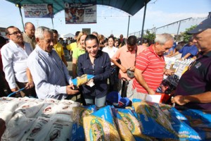 Alcaldía ofreció 25 toneladas de alimentos para «La Urdaneta» 1 4A.JPG - 171.70 Kb