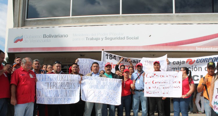 Tercerizados de Corpoelec exigen derechos laborales 1 1442 3C