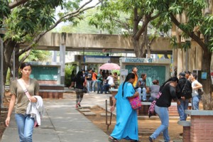 LUZ celebra el Día del Estudiante Universitario 1 1443 4B