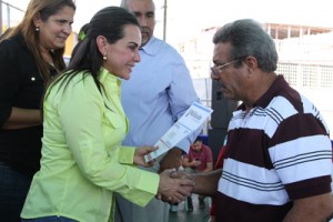Alcaldesa de Maracaibo entregó ayudas a choferes de la ciudad 1 1448 4AAAA