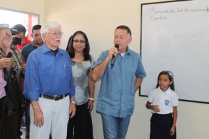 Gobernador Arias entregó escuela reacondicionada 1 1449 3A