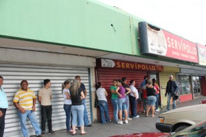 Regresan las colas a las polleras 1 1457 4B