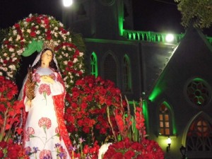 Santa Lucía paseó por su barrio bendiciéndolo 1 1466 10 A