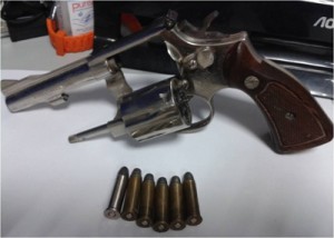 Capturadas cinco personas que mercadeaban armas robadas 1 1467 22B