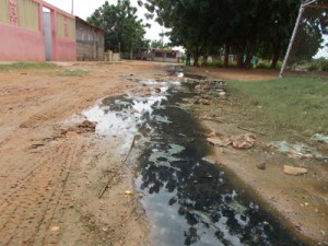 En Fundabarrios se bañan y beben agua «podrida» 1 1468 4A