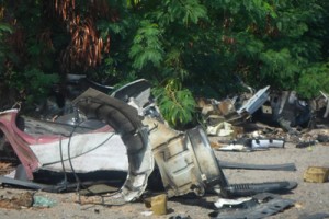 Hay un cementerio de carros detrás del antiguo rectorado de LUZ 1 1970 4B