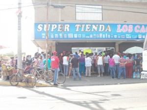 Sureños se quejan de comenzar el 2015 haciendo colas 1 1486 c s